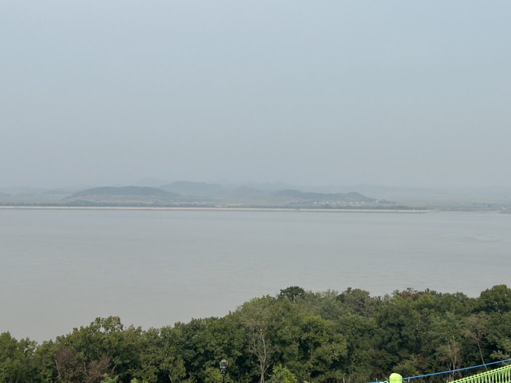 Foreground: South Korea | Middleground: Hangang River | Background: North Korea