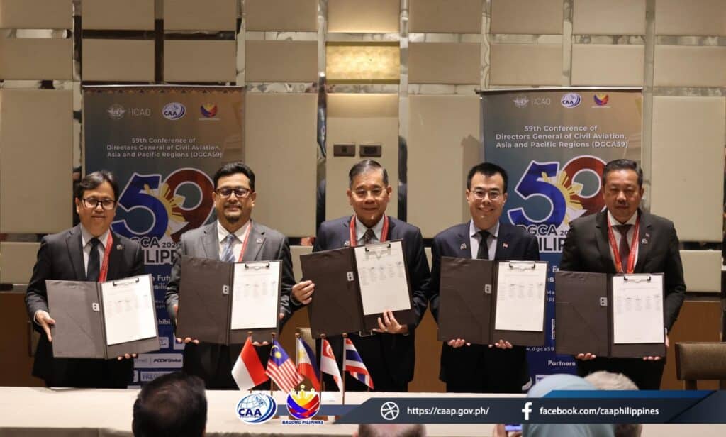 The directors general of five Southeast Asian countries signed an MOU on October 16 to enhance aviation safety in their regions. | Photo from CAAP