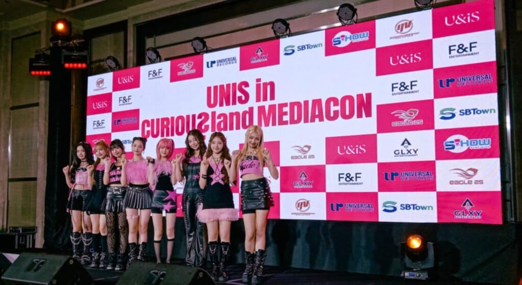 'UNIS in CURIOUS Land' fancon