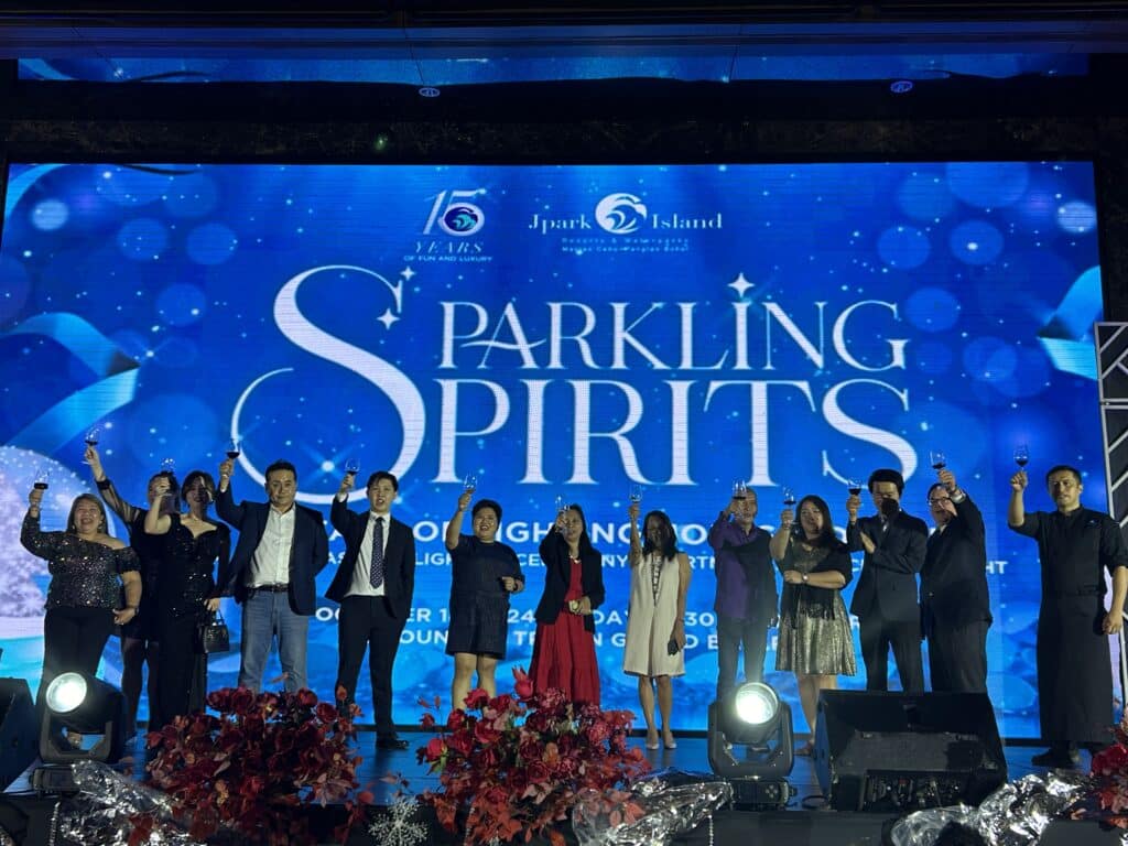 ‘Sparkling Spirits’: Jpark Island Resort & Waterpark Cebu celebrates 15 years with grand Christmas tree lighting