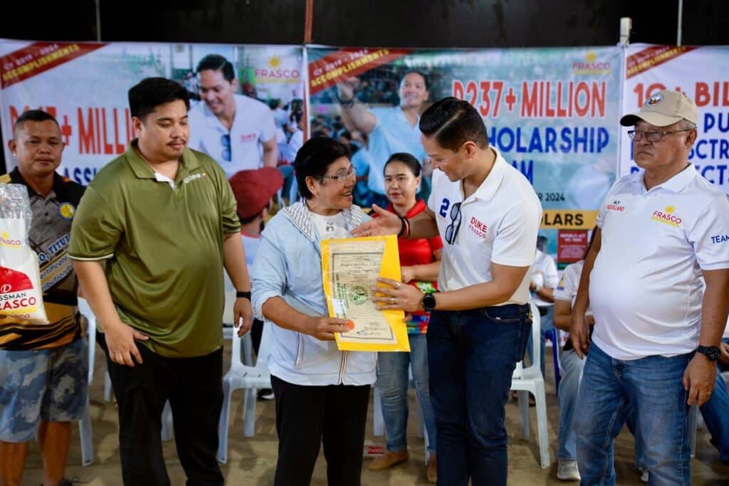 Duke Frasco leads distribution of lot titles in Camotes