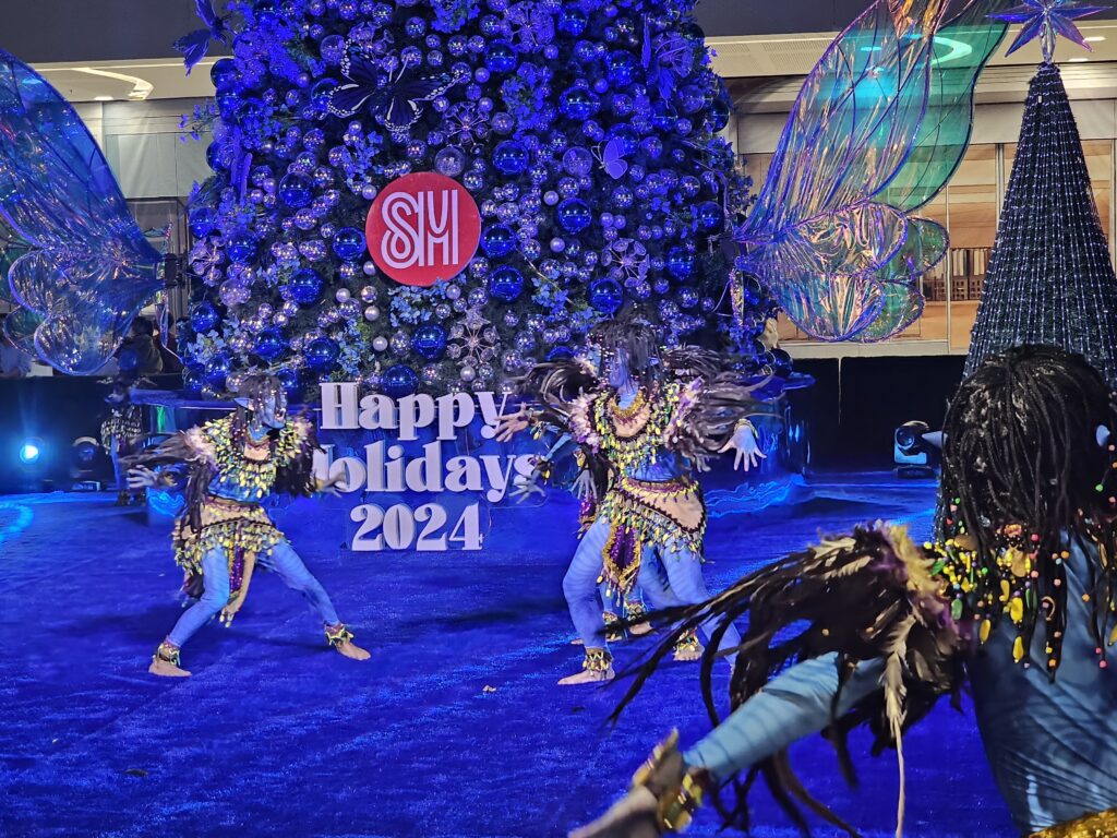 SM City Cebu brings Santa’s enchanted fables to life this Christmas season