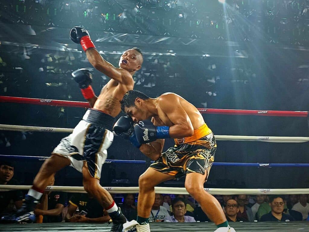 Michael Adolfo in action during his fight in Cebu. | By Glendale Rosal