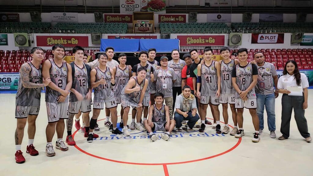 Cesafi: CRMC Mustangs deny CIT-U Wildcats’ Final Four hopes. CRMC Mustangs players and team officials pose for a group photo. | Glendale Rosal