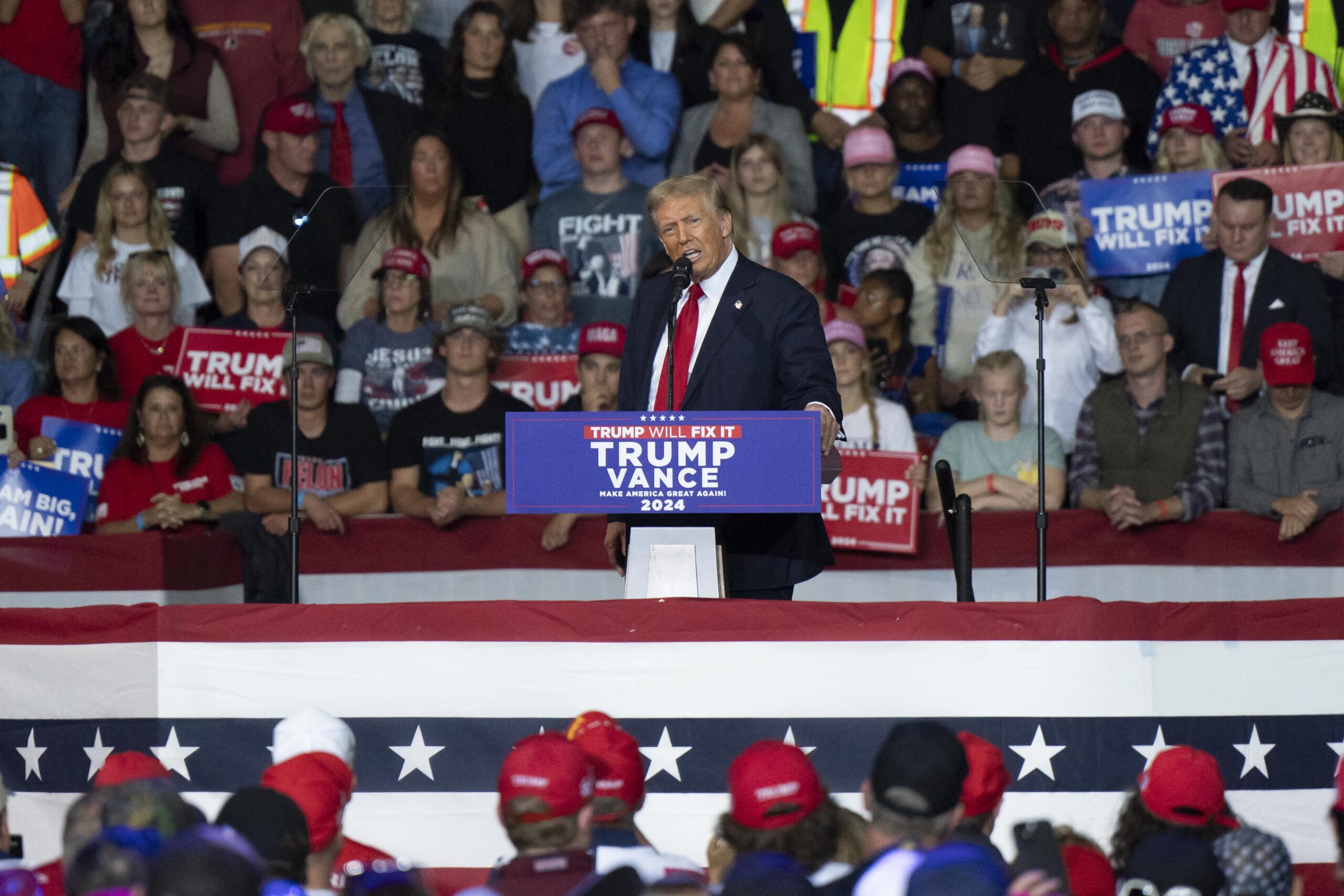 Harris, Trump go toe to toe in frenzied final campaign weekend