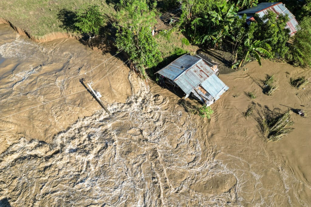 Typhoon Man-yi leaves 7 dead in Philippines; worsens crisis from back-to-back storms