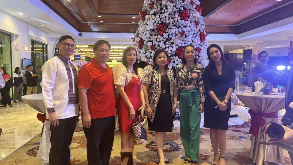 Waterfront Airport Hotel and Casino lights up 'Bayanihan Tree' – Showcasing Cebuano flavors to the world this Christmas season