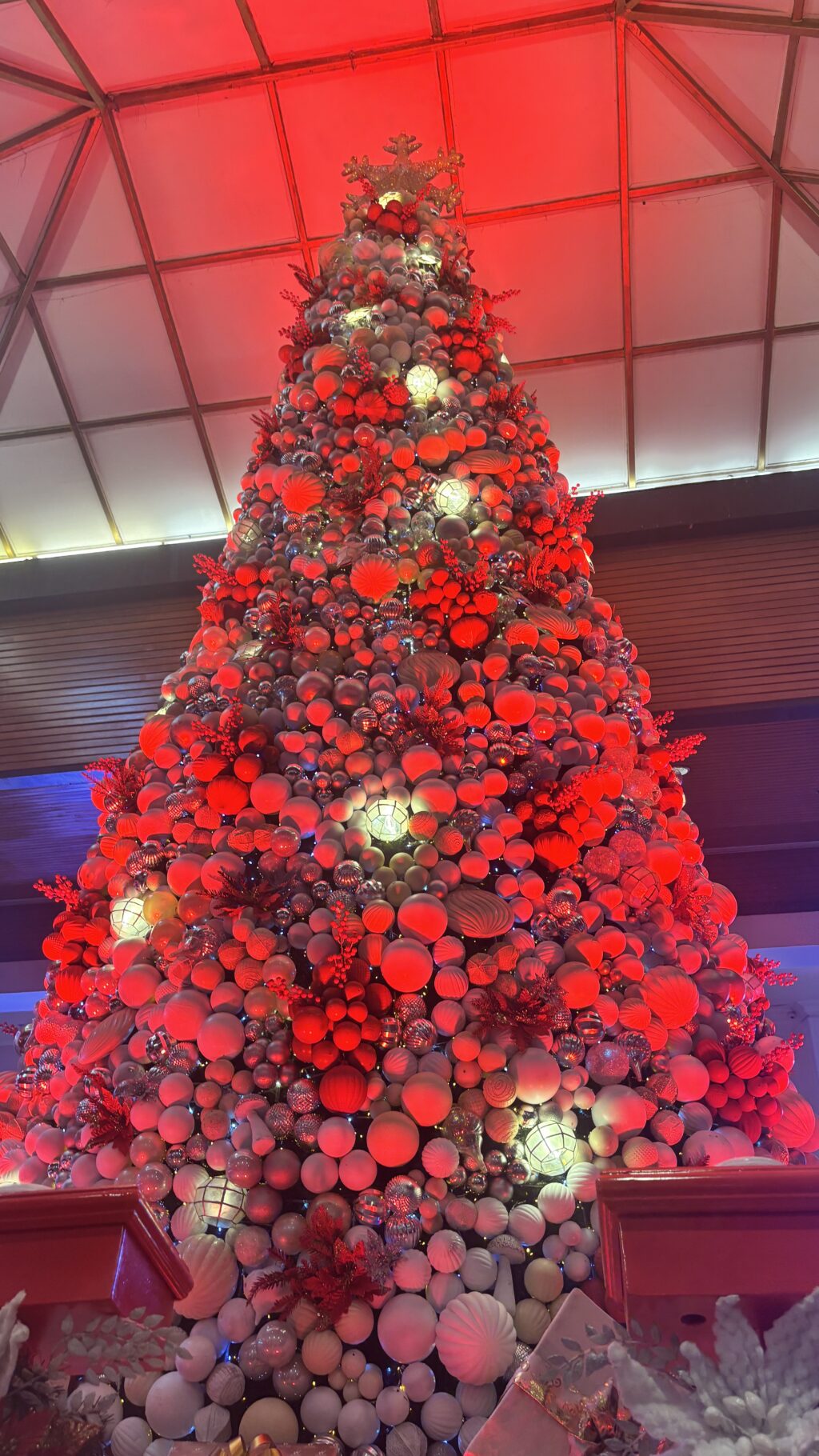 Waterfront Airport Hotel and Casino lights up 'Bayanihan Tree' – Showcasing Cebuano flavors to the world this Christmas season