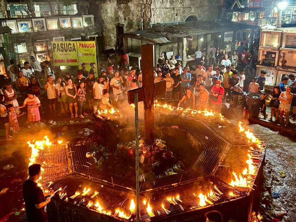 ‘Kalag-Kalag’ observance: Thousands flock to Cebu City cemeteries