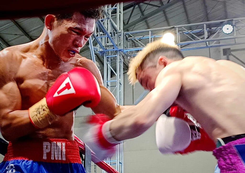 Boxing: Regie Suganob spearheads ‘Kumong Bol-Anon 19’. Regie Suganob in action during his April bout against Japan's Kai Ishizawa. | CDN file photo