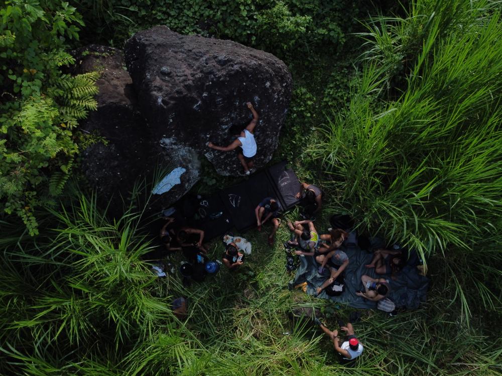 Bouldering in one big rock with a crashpad. | gingang | wabi sabi /IG