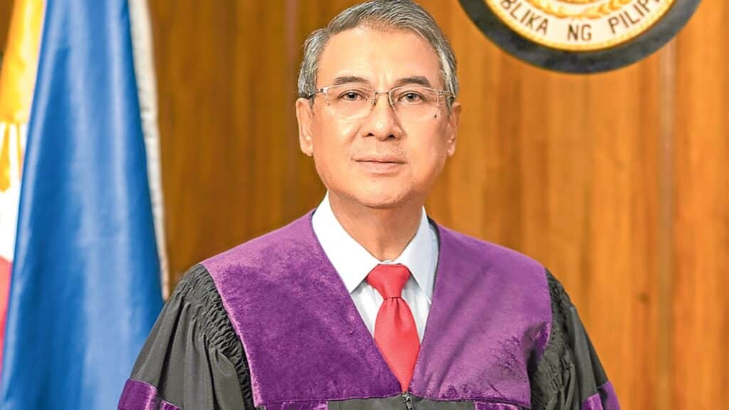 SC clarifies: Scores of bar topnotchers to be displayed. In photo is Chief Justice Alexander Gesmundo