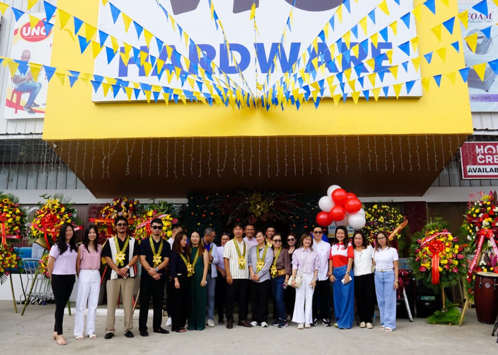 VIG Hardware celebrates its grand opening