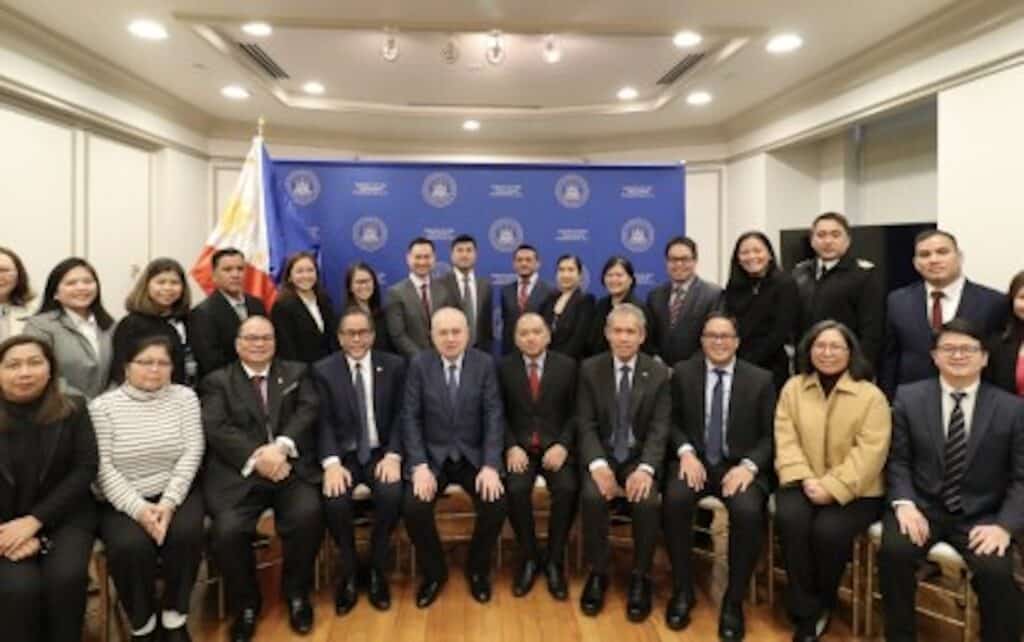 PH gov't to assist Filipinos in US regardless of immigration status. PLANNING CONFERENCE. Philippine Ambassador to the US Jose Manuel Romualdez and DFA Assistant Secretary for American Affairs Jose Victor Chan-Gonzaga (seated, 5th and 6th from left, respectively) lead the Planning Conference for Philippine Foreign Service Posts in the United States. The diplomats have met on Dec. 10 to 11 to discuss a wide range of issues, particularly immigration, and craft "coordinated response". (Photo courtesy of the Philippine Embassy in Washington DC)