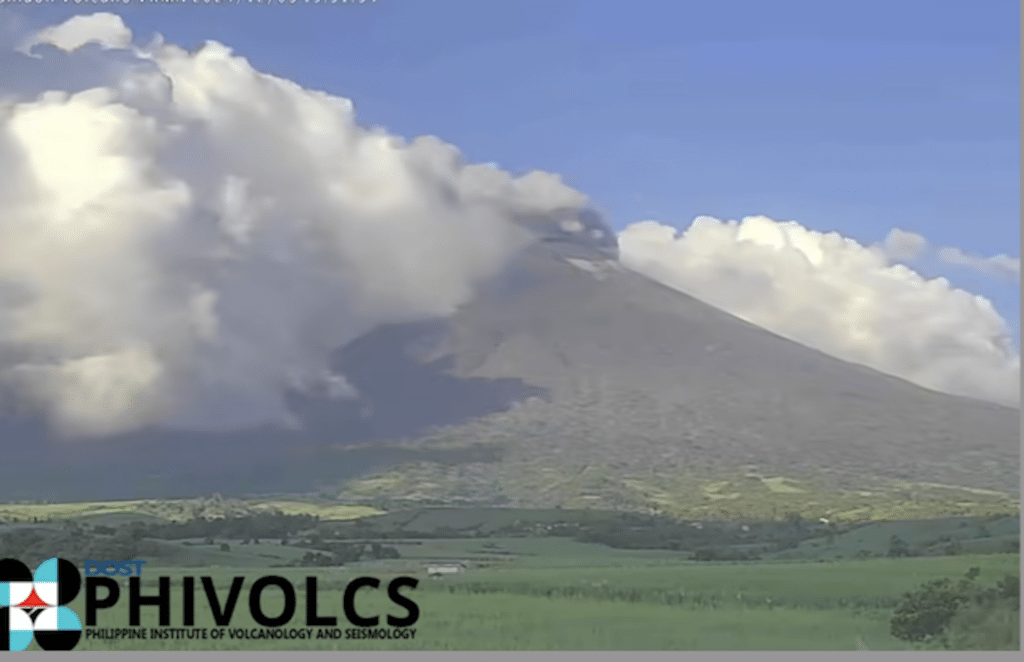 Time-lapse footage of the crater of the Kanlaon Volcano shows ash emission on Tuesday afternoon. (Screenshot from the record of Kanlaon Volcano Observatory – VKMN IP Camera via Phivolcs/Facebook)