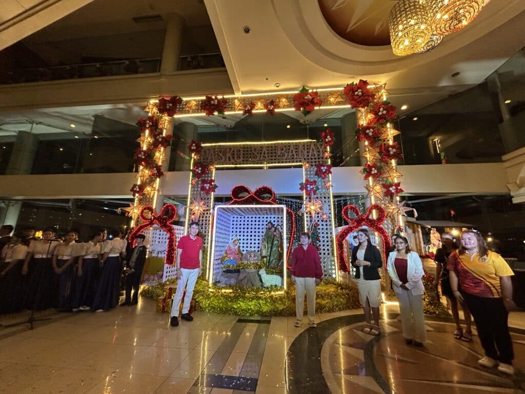 Gift of Christmas: Cebu Parklane International Hotel kicks off the Season of Giving with Belen Lighting Ceremony