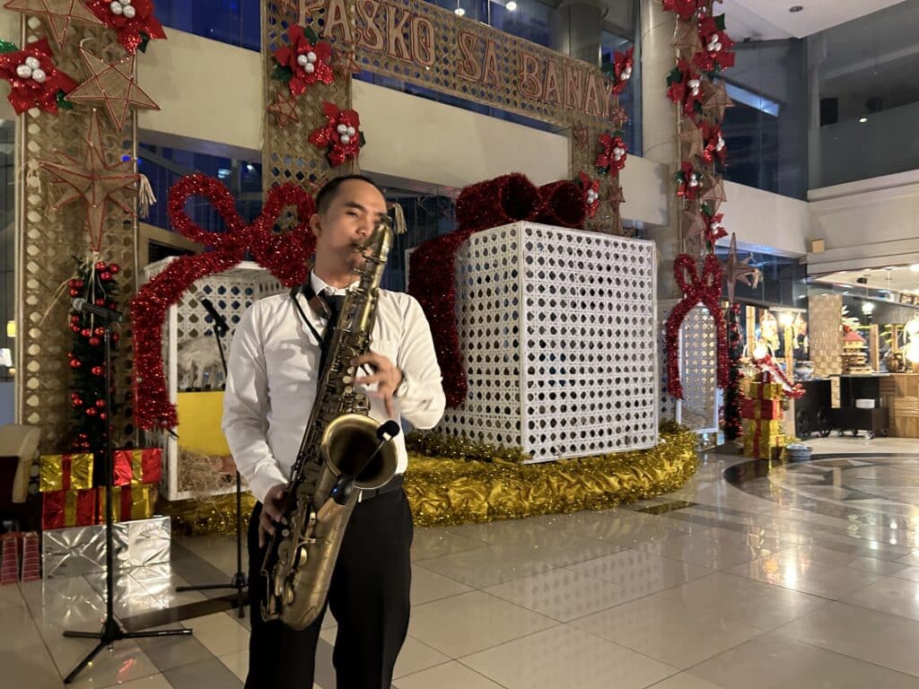 Gift of Christmas: Cebu Parklane International Hotel kicks off the Season of Giving with Belen Lighting Ceremony