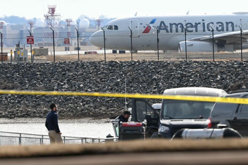 Helicopter-plane collision kills 67: US worst disaster in a generation.