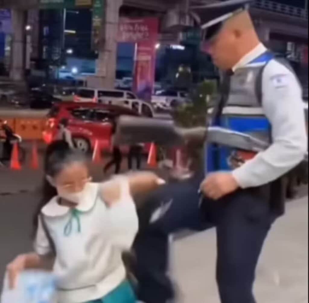 FLOWER GIRL SHOOED A screengrab of the now-viral shopping mall incident