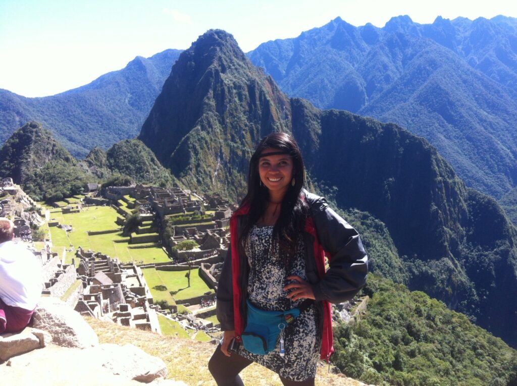 Filipina traveling the world