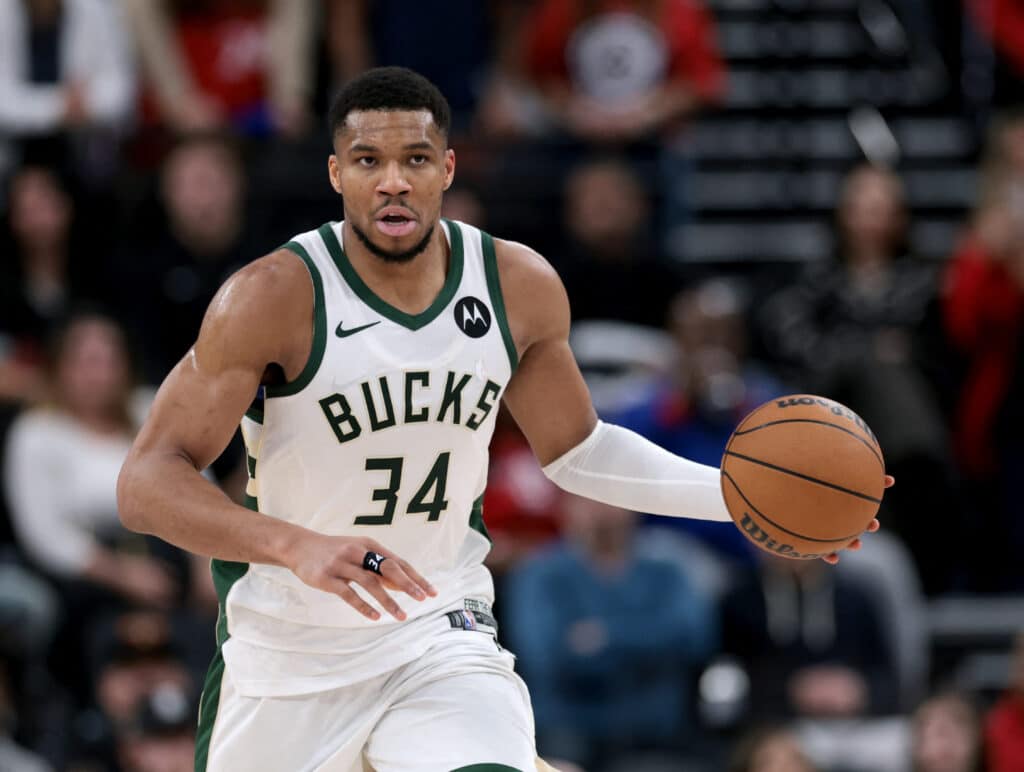 Giannis Antetokounmpo #34 of the Milwaukee Bucks dribbles during a 127-117 loss to the LA Clippers at Intuit Dome on January 25, 2025 in Inglewood, California. | Harry How/Getty Images/AFP