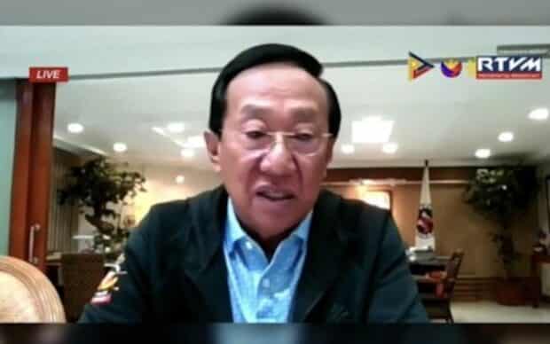 Ex-DPWH chief Bonoan leaves for United States