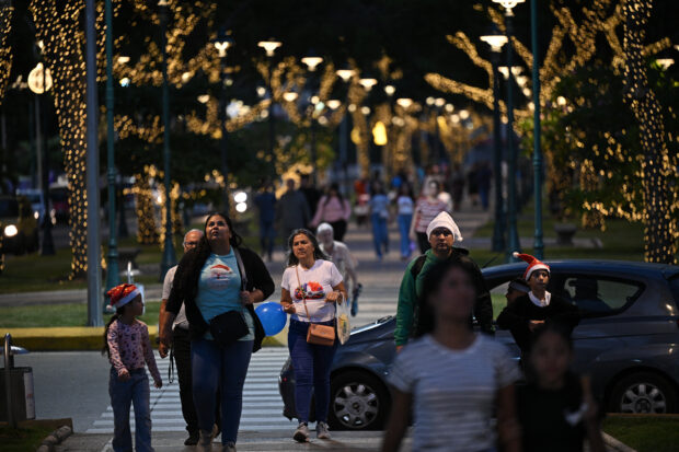 Venezuelans: Fearing war, they seek comfort in Christmas cheer