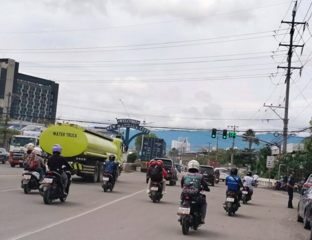 Mandaue to reconfigure traffic light timers after study