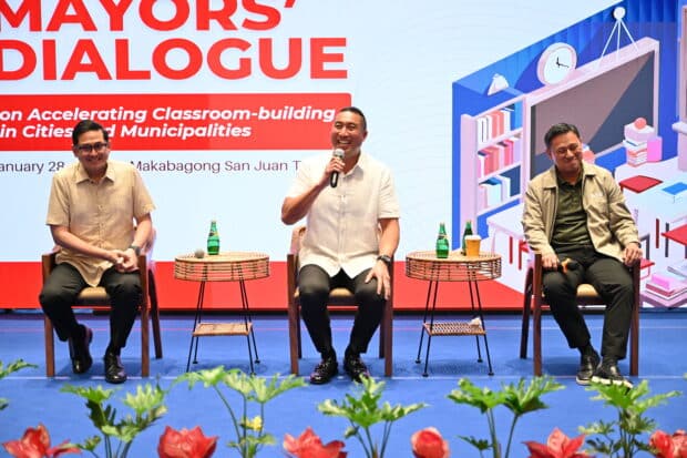Mayor Francis Zamora hosts Mayor's dialogue on accelerating classroom-building program