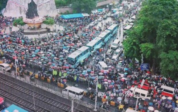 Surprise INC protest snarls EDSA traffic; 900 cops deployed