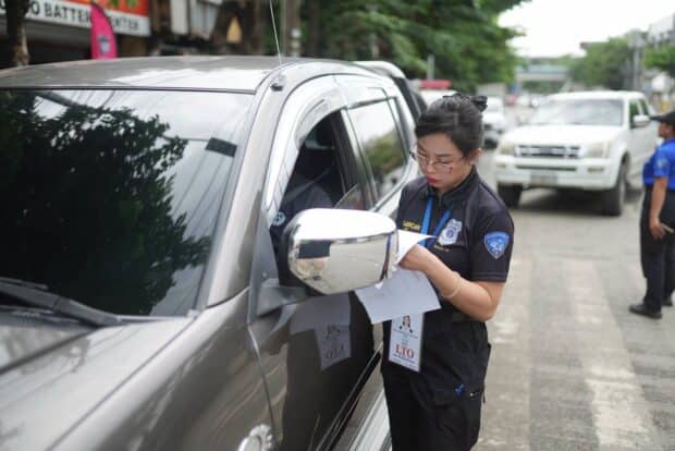 LOOK: LTO-7 deploys female enforcers